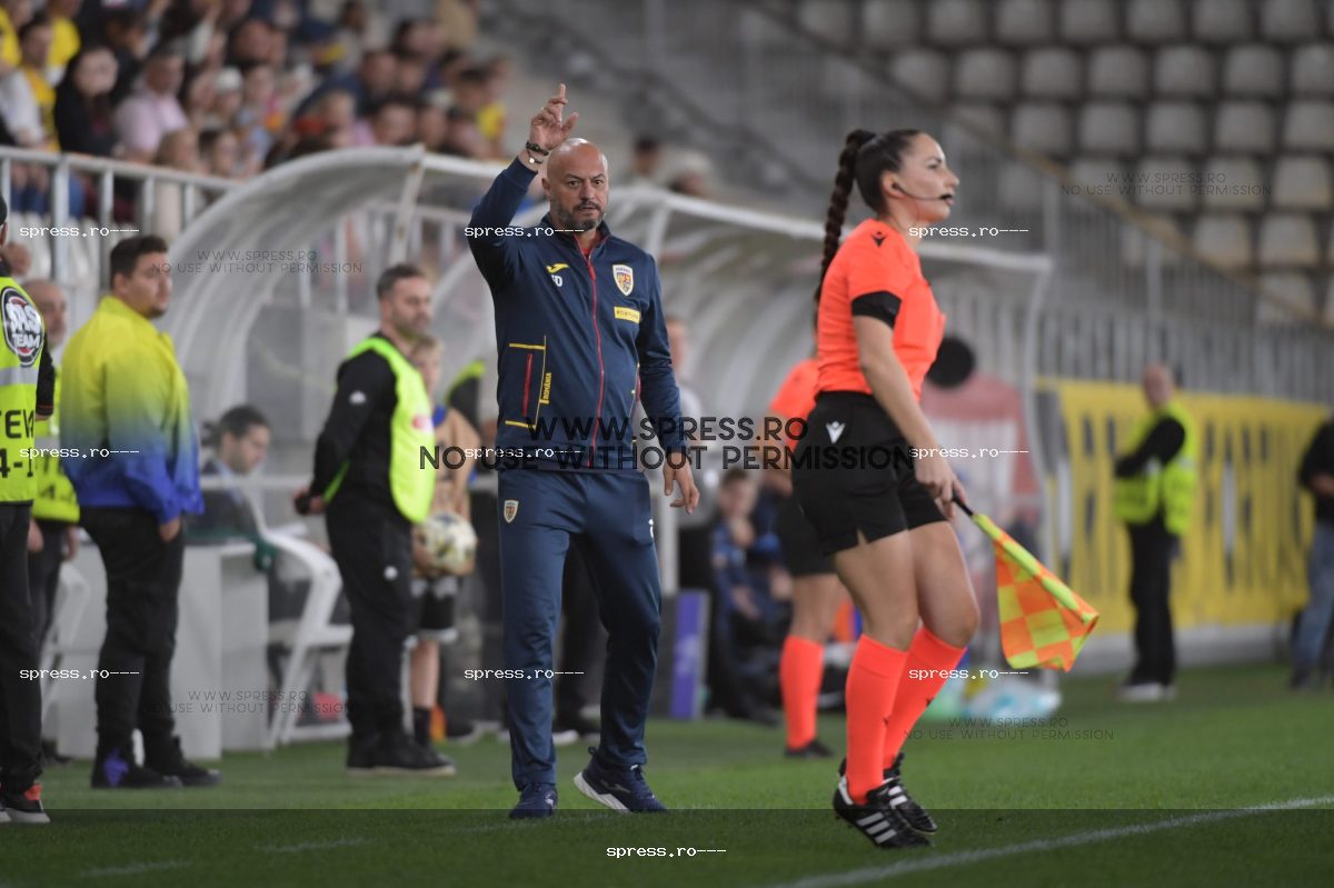 meciul de fotbal dintre Romania si Slovacia din 27.10.2023, contand pentru Women's Uefa Nations League, Bucuresti, Romania — dinamo bucuureesti vs partizan bilgrad — 02 Jan 2012 — arena doi
